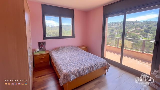 6 bedroom Villa for sale in Urbanitzacions del Nord, Lloret de Mar with garage - € 400,000 (Ref: 7638792)