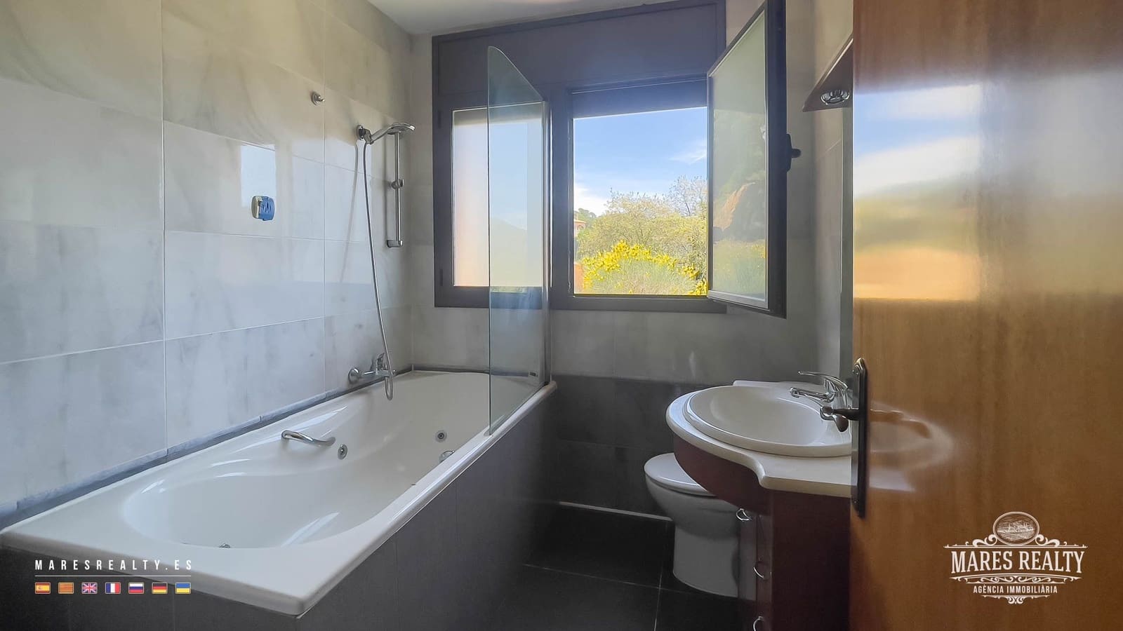 6 chambre Villa/Maison à vendre à Lloret de Mar avec garage - 400 000 € (Ref: 7638792)