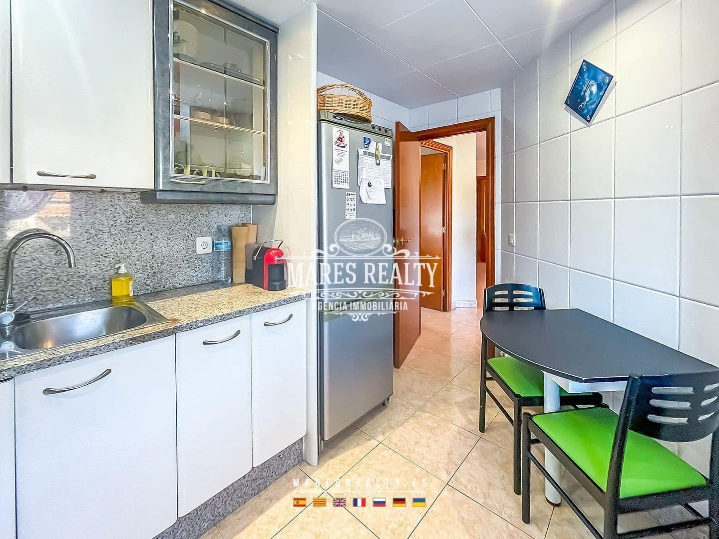 3 bedroom Flat for sale in Pineda de Mar with garage - € 260,000 (Ref: 7647090)