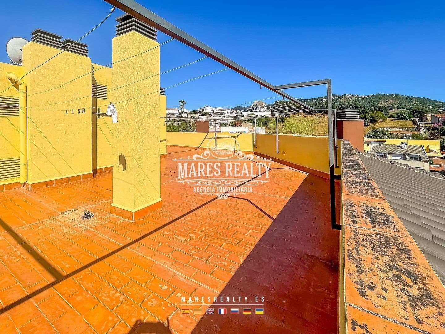 3 bedroom Flat for sale in Pineda de Mar with garage - € 260,000 (Ref: 7647090)