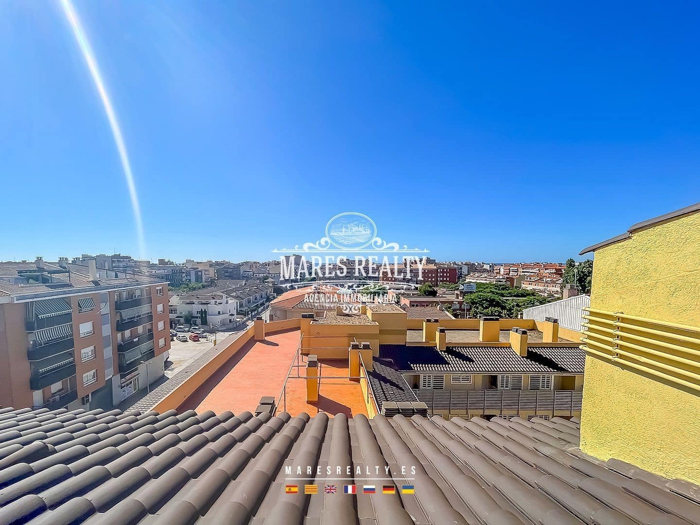 3 bedroom Flat for sale in Pineda de Mar with garage - € 260,000 (Ref: 7647090)