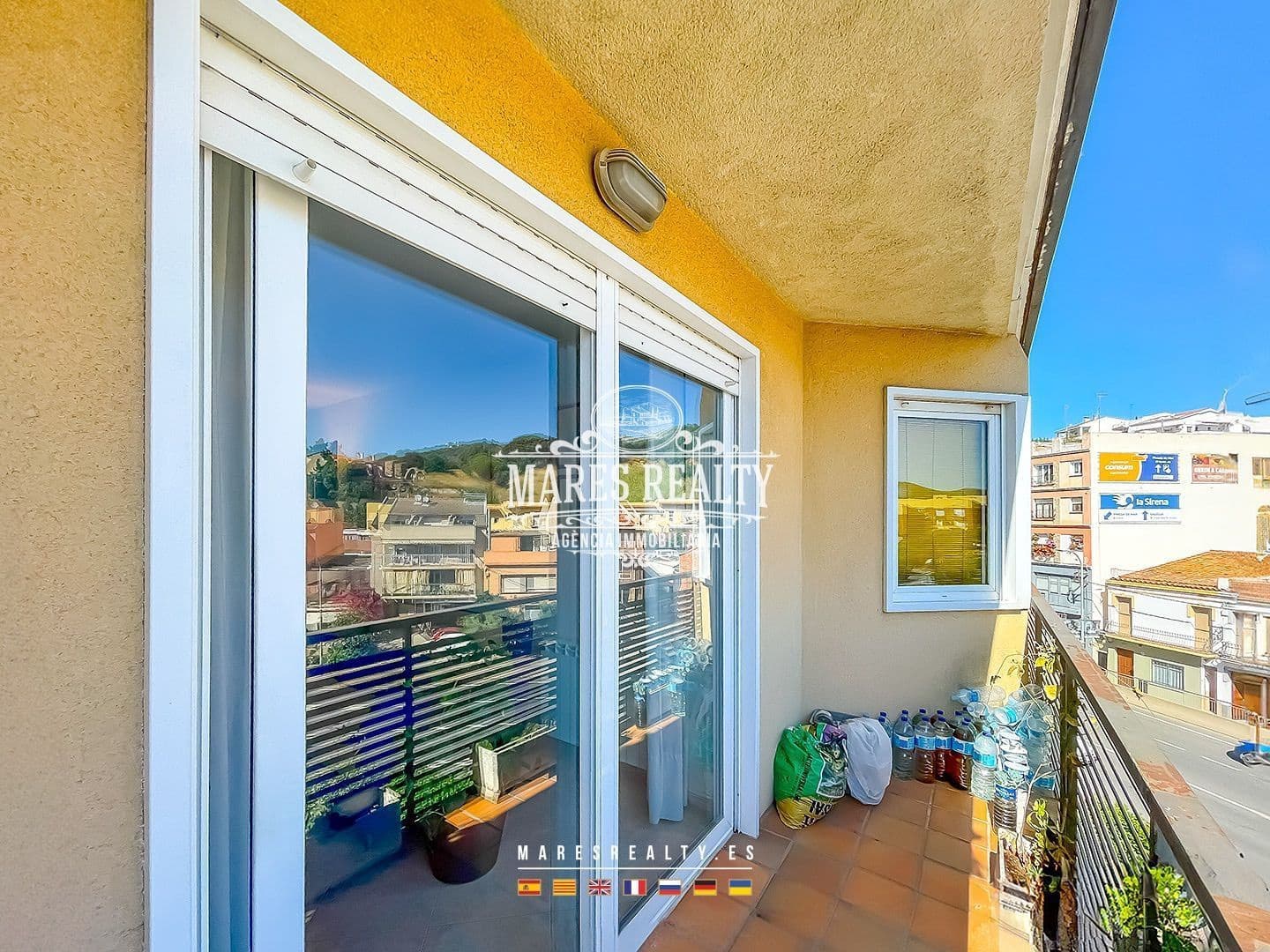 3 bedroom Flat for sale in Pineda de Mar with garage - € 260,000 (Ref: 7647090)