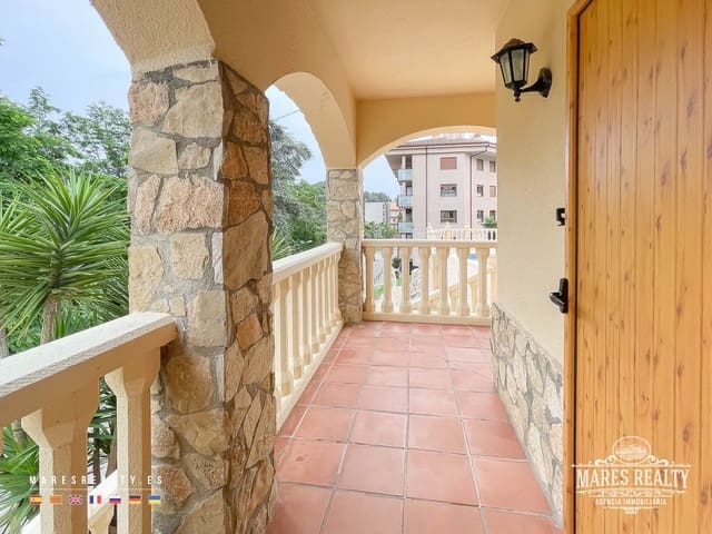 Chalet de 3 habitaciones en Lloret de Mar en venta con piscina garaje - 636.000 € (Ref: 7650730)