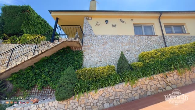 3 bedroom Villa for sale in Urbanitzacions del Nord, Lloret de Mar with pool garage - € 527,000 (Ref: 7658264)