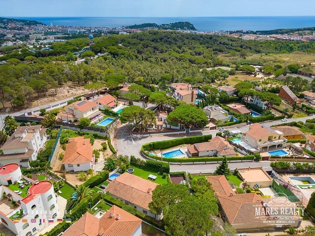 3 soverom Villa til salgs i Lloret de Mar med garasje - € 685 000 (Ref: 7723215)