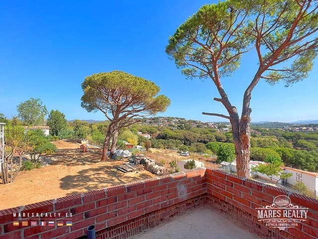 4 chambre Villa/Maison à vendre à Blanes avec garage - 790 000 € (Ref: 7757647)