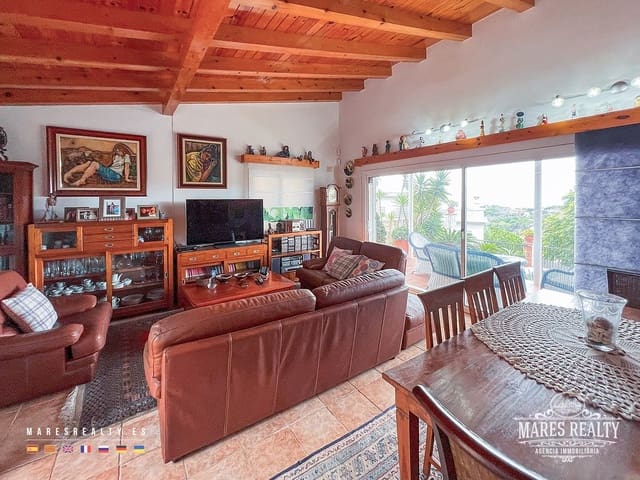 3 bedroom Villa for sale in Lloret de Mar with garage - € 570,000 (Ref: 7791742)