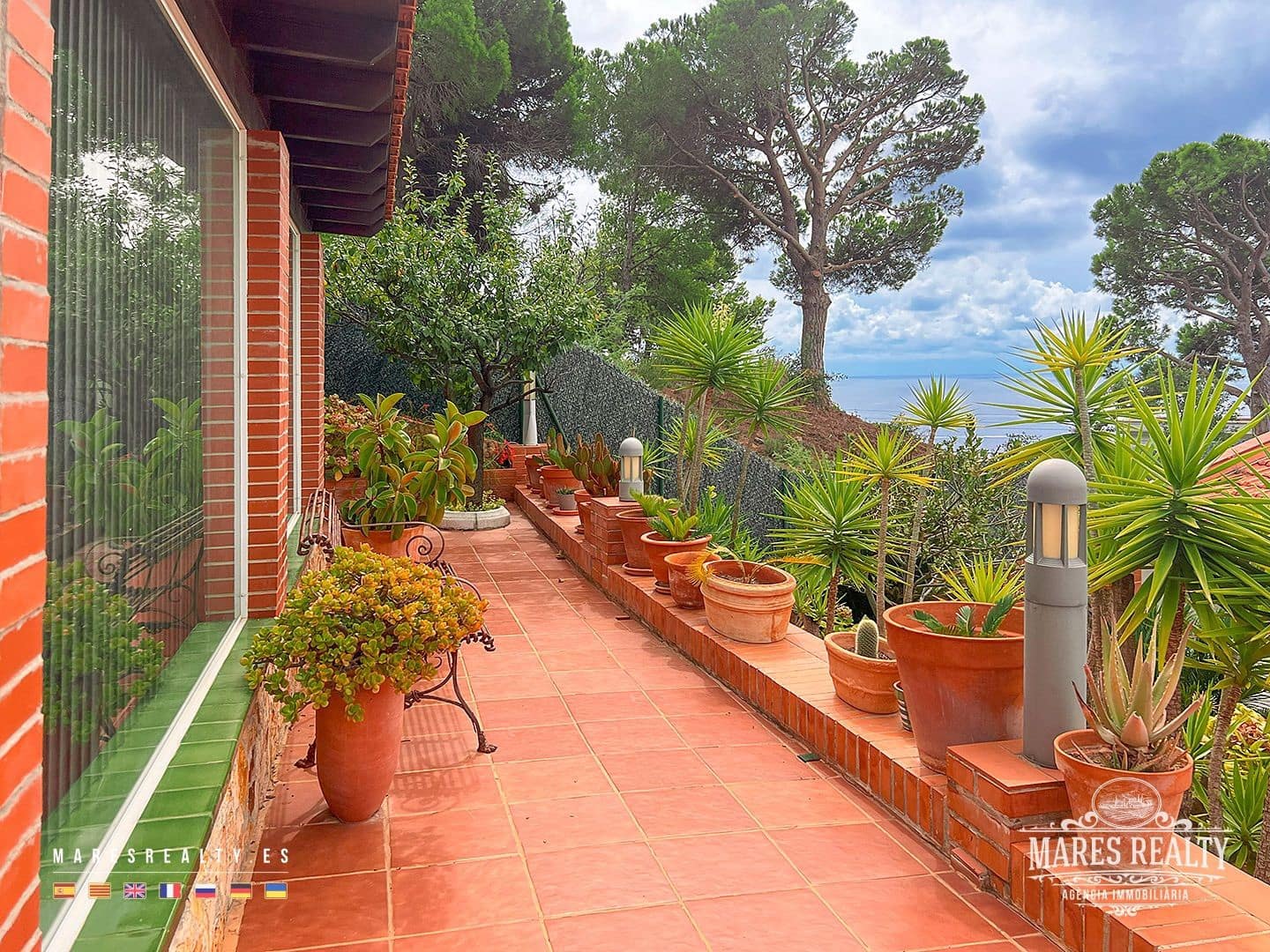 3 bedroom Villa for sale in Lloret de Mar with garage - € 570,000 (Ref: 7791742)