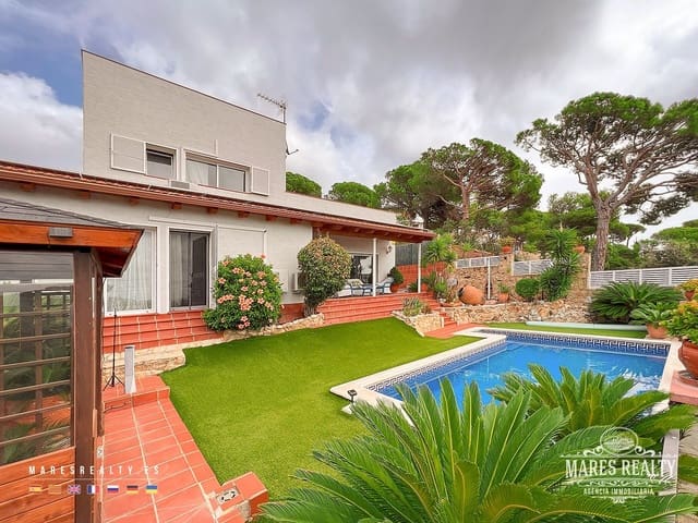 3 bedroom Villa for sale in Lloret de Mar with garage - € 570,000 (Ref: 7791742)