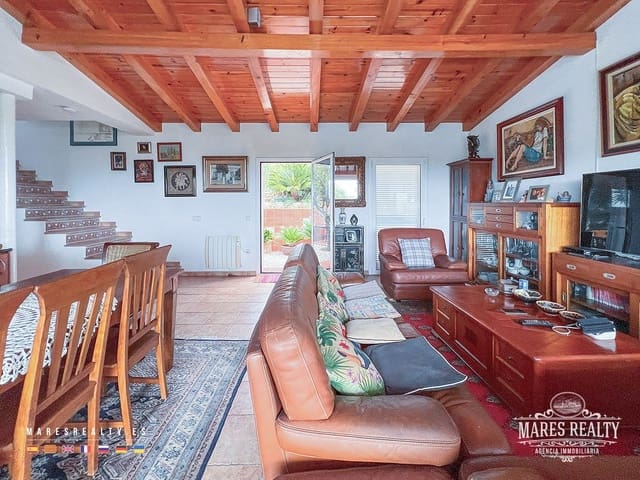 3 bedroom Villa for sale in Lloret de Mar with garage - € 570,000 (Ref: 7791742)