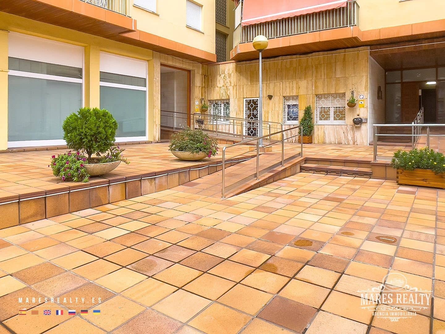 3 bedroom Flat for sale in Lloret de Mar with pool - € 198,000 (Ref: 7800891)