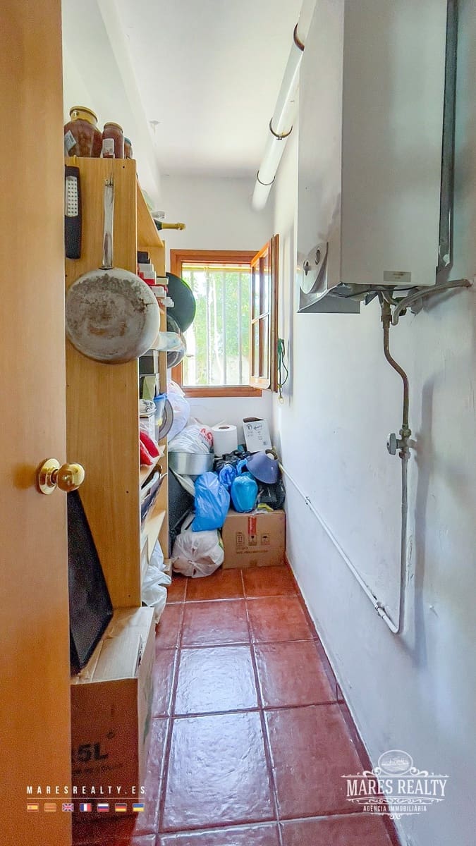 4 bedroom Villa for sale in Lloret de Mar with pool garage - € 290,000 (Ref: 7850216)