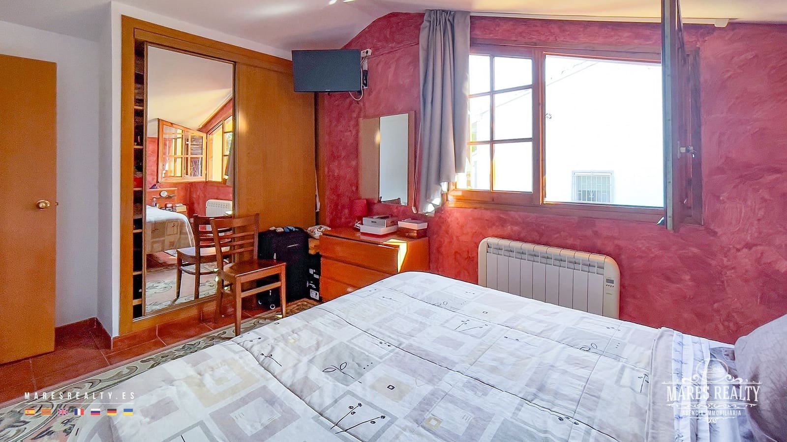 4 bedroom Villa for sale in Lloret de Mar with pool garage - € 290,000 (Ref: 7850216)