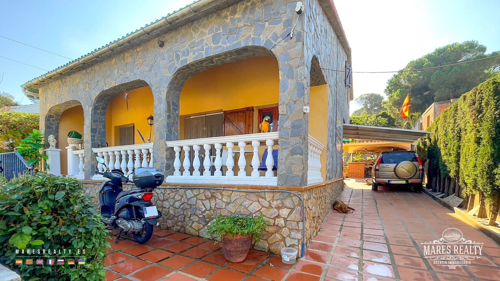 4 bedroom Villa for sale in Lloret de Mar with pool garage - € 290,000 (Ref: 7850216)