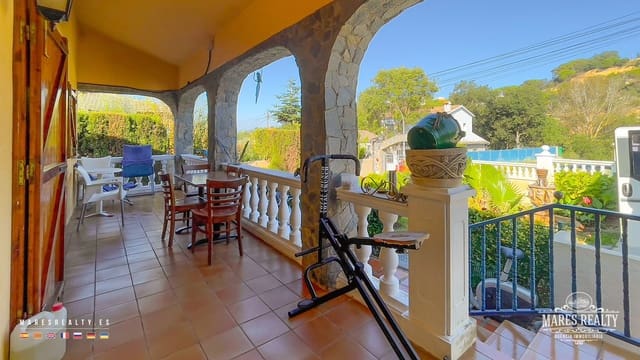 4 bedroom Villa for sale in Lloret de Mar with pool garage - € 290,000 (Ref: 7850216)