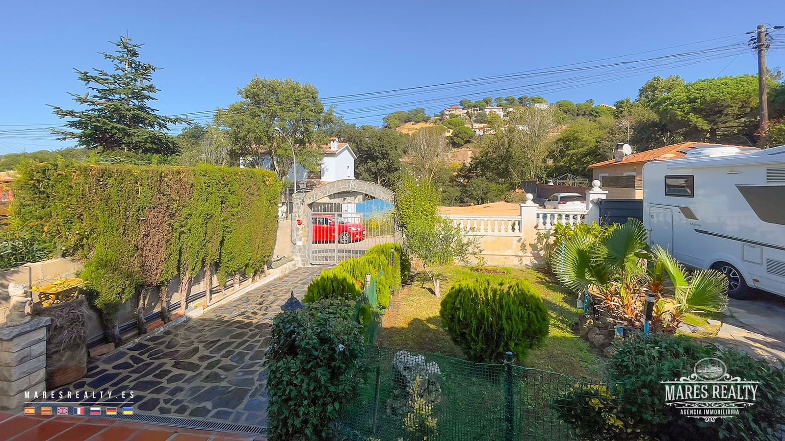 4 bedroom Villa for sale in Lloret de Mar with pool garage - € 290,000 (Ref: 7850216)