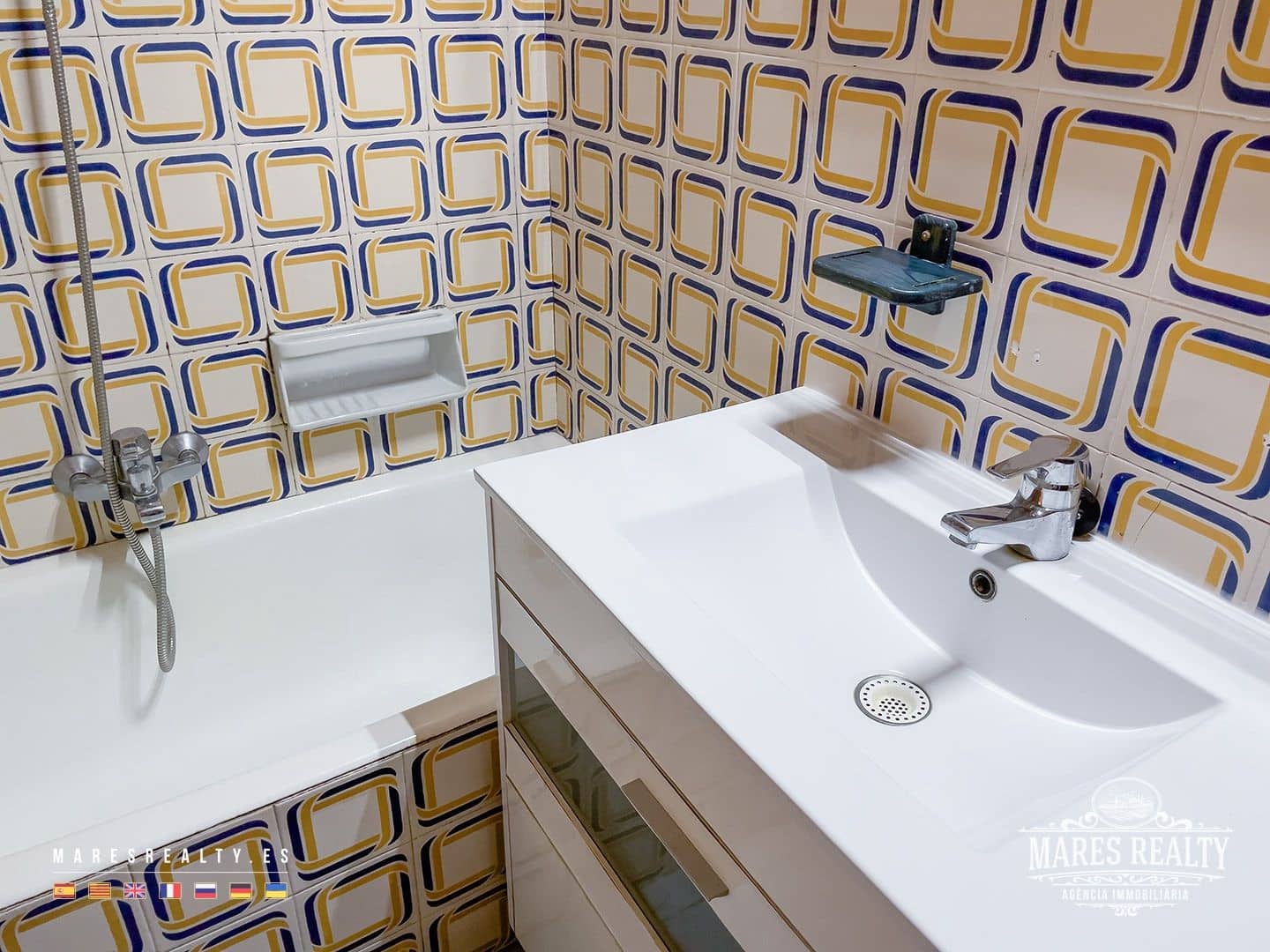 7 bedroom Villa for sale in Lloret de Mar with pool garage - € 650,000 (Ref: 7899350)