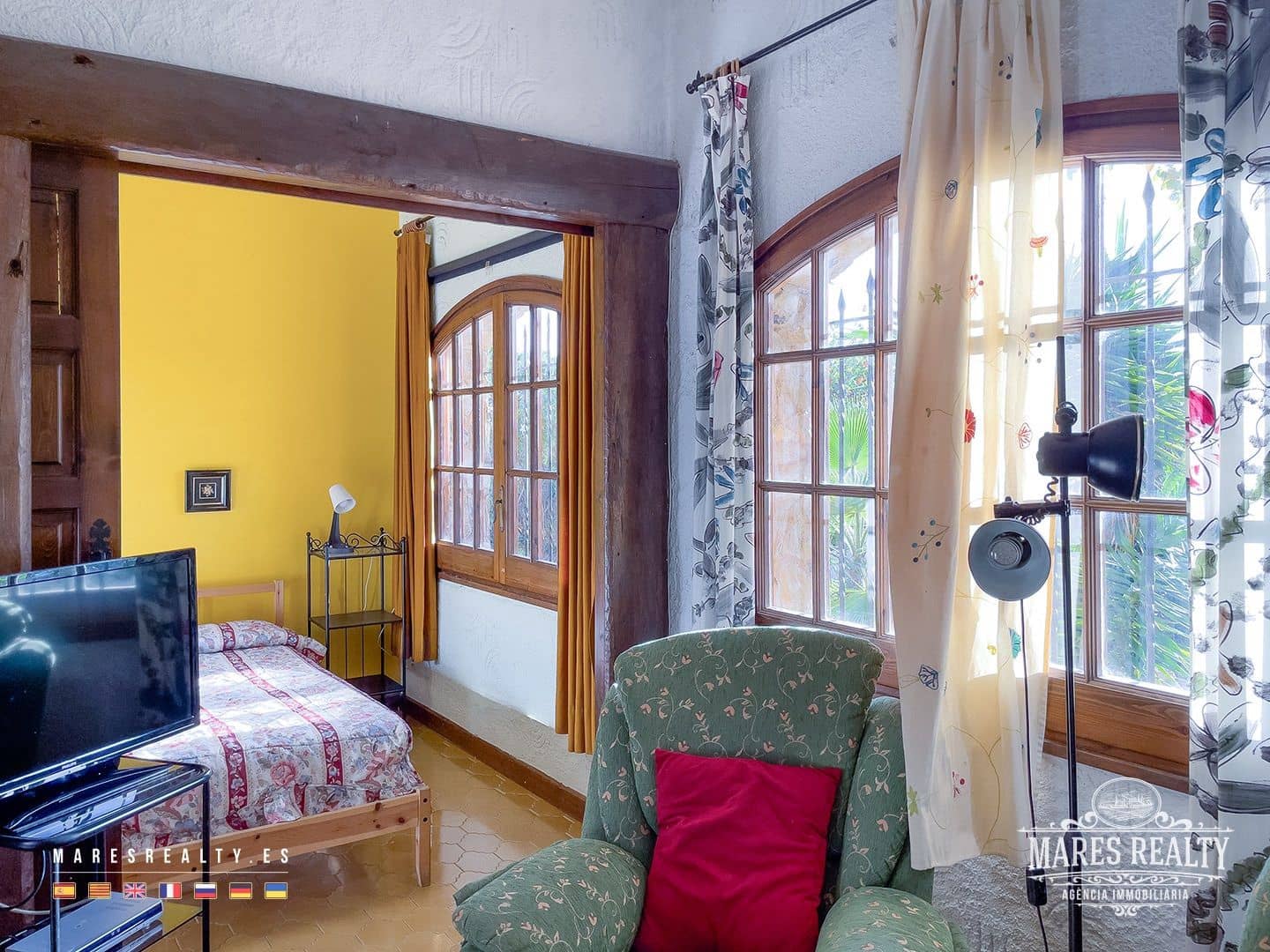 7 bedroom Villa for sale in Lloret de Mar with pool garage - € 650,000 (Ref: 7899350)