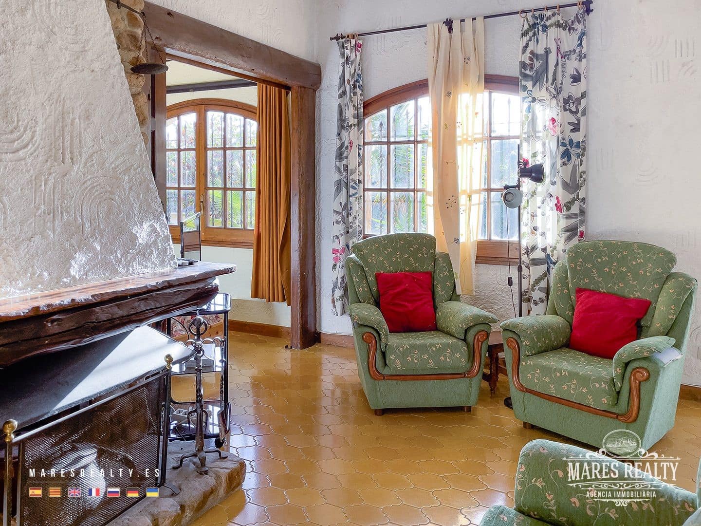 7 bedroom Villa for sale in Lloret de Mar with pool garage - € 650,000 (Ref: 7899350)