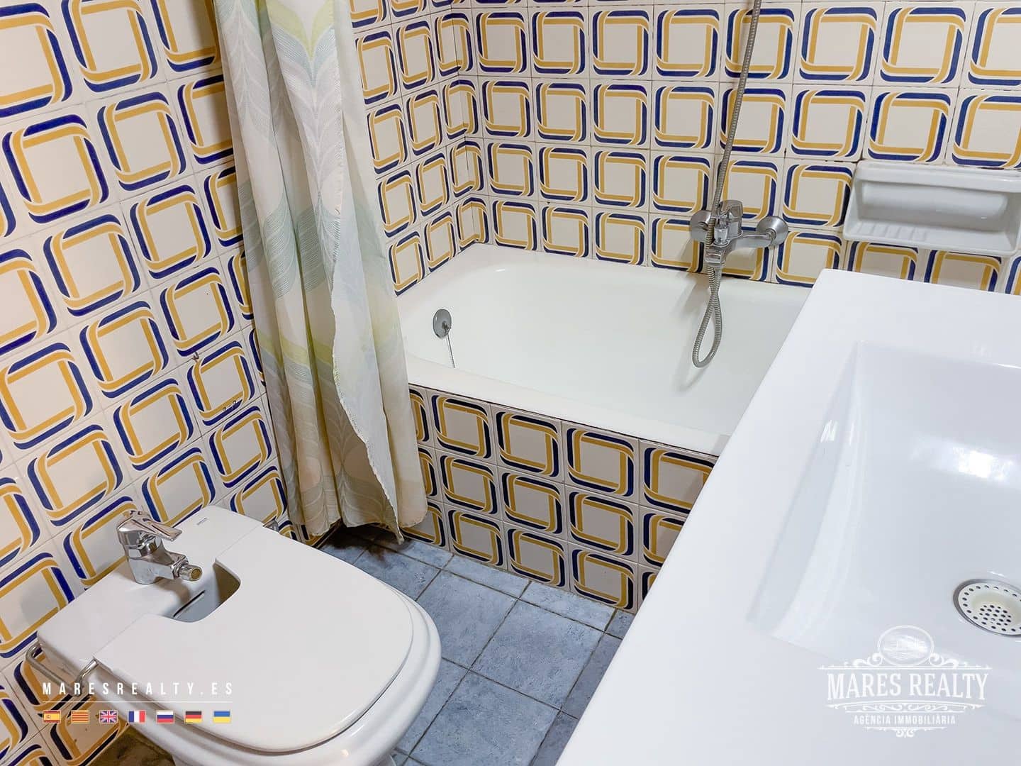 7 bedroom Villa for sale in Lloret de Mar with pool garage - € 650,000 (Ref: 7899350)