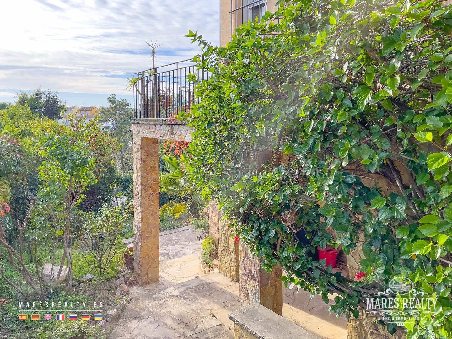 7 bedroom Villa for sale in Lloret de Mar with pool garage - € 650,000 (Ref: 7899350)