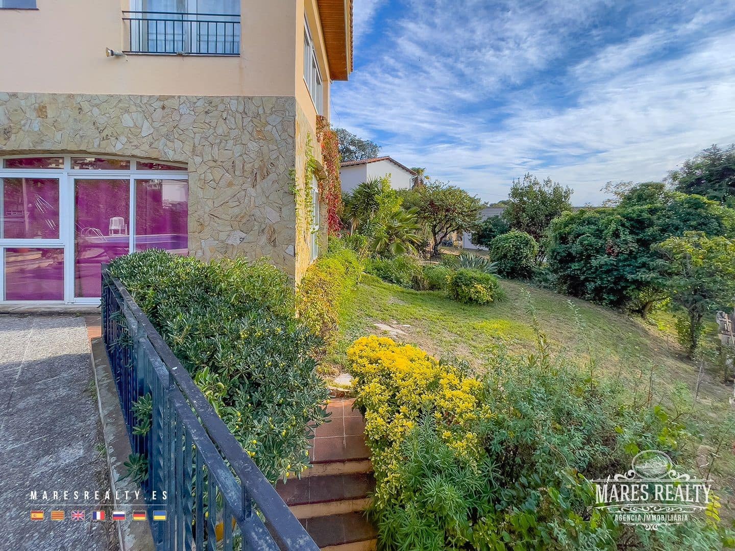 7 bedroom Villa for sale in Lloret de Mar with pool garage - € 650,000 (Ref: 7899350)