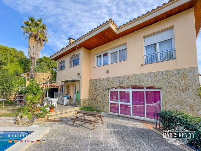 7 bedroom Villa for sale in Lloret de Mar with pool garage - € 650,000 (Ref: 7899350)