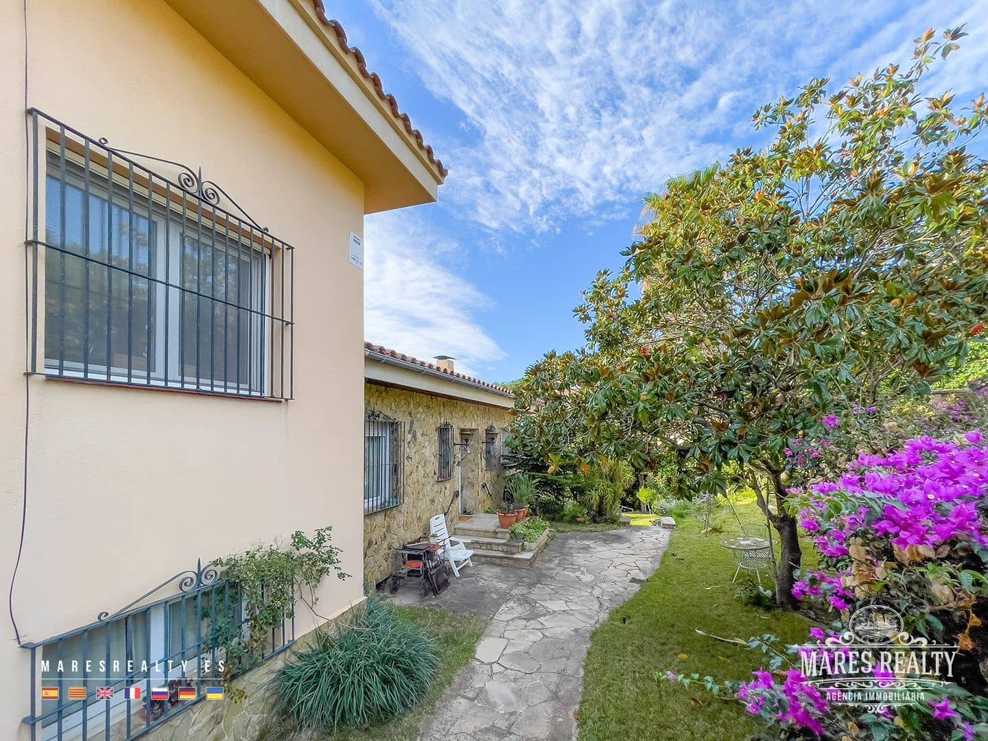 7 bedroom Villa for sale in Lloret de Mar with pool garage - € 650,000 (Ref: 7899350)