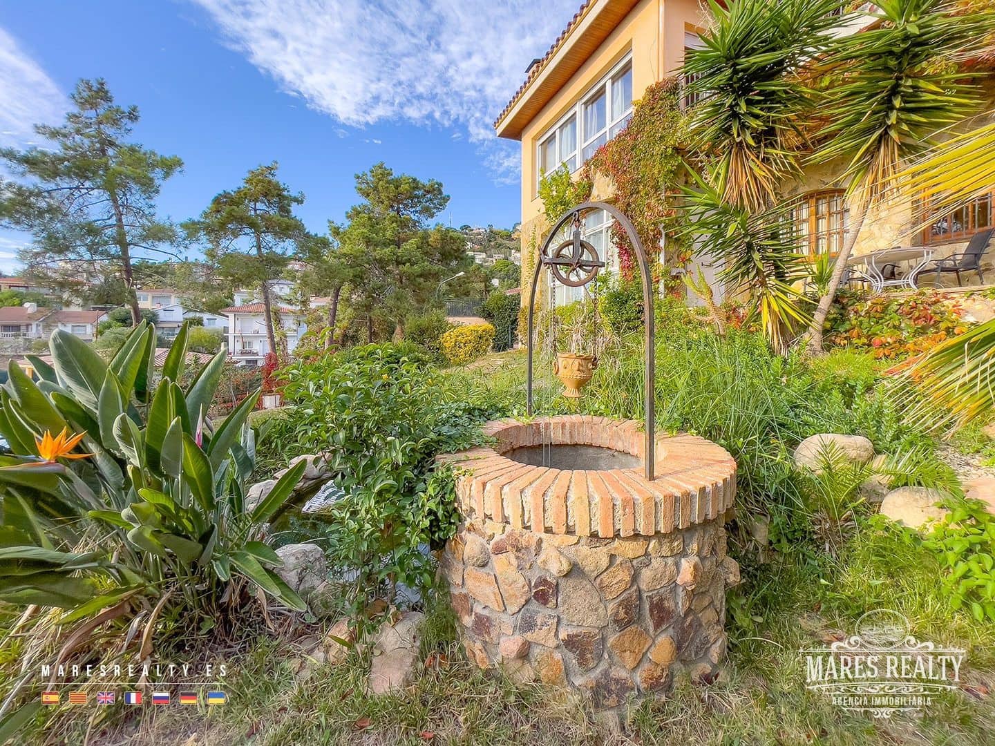 7 bedroom Villa for sale in Lloret de Mar with pool garage - € 650,000 (Ref: 7899350)