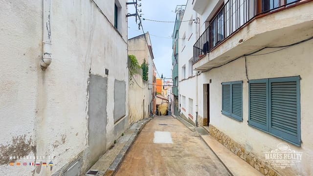 Ubebygd land til salgs i Centre, Lloret de Mar - € 65 000 (Ref: 7953672)
