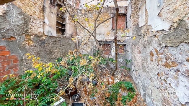 Ubebygd land til salgs i Centre, Lloret de Mar - € 65 000 (Ref: 7953672)