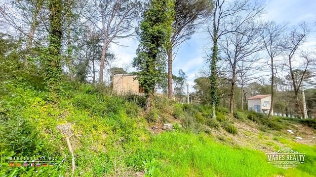 2 bedroom Villa for sale in Caldes de Malavella with garage - € 300,000 (Ref: 7972139)