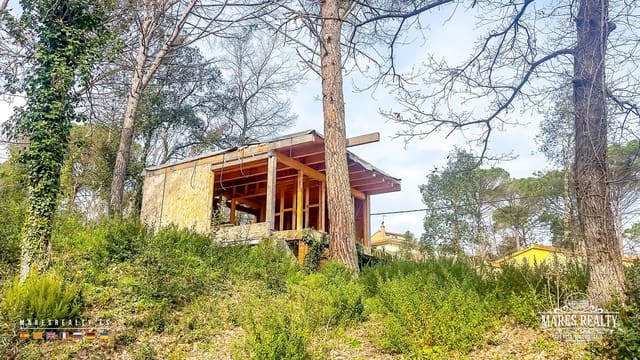 2 bedroom Villa for sale in Caldes de Malavella with garage - € 300,000 (Ref: 7972139)