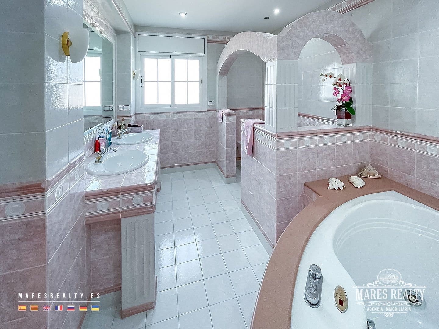 4 sypialnia Willa na sprzedaż w Blanes z basenem garażem - 795 000 € (Ref: 7976104)