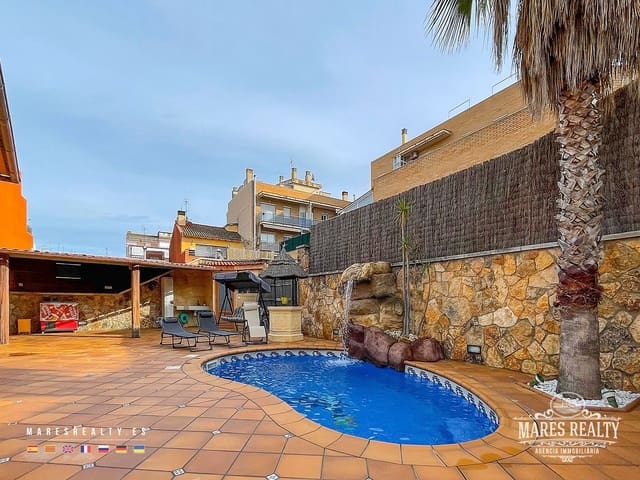 4 camera da letto Villa in vendita in Blanes con piscina garage - 795.000 € (Rif: 7976104)