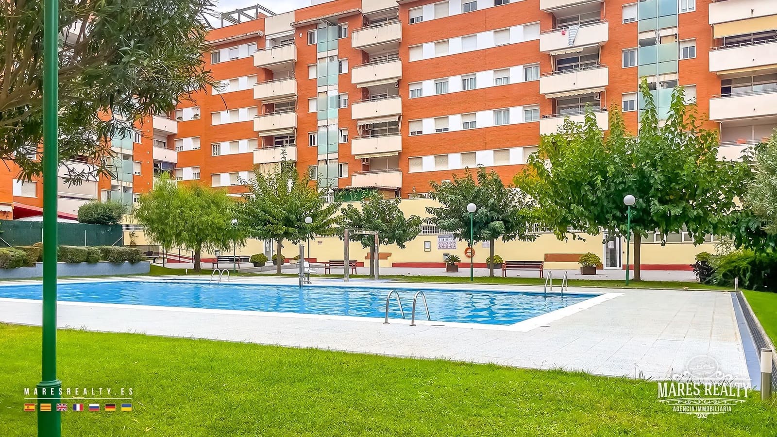 2 soveværelse Lejlighed til salg i Lloret de Mar med swimmingpool - € 205.000 (Ref: 8139881)