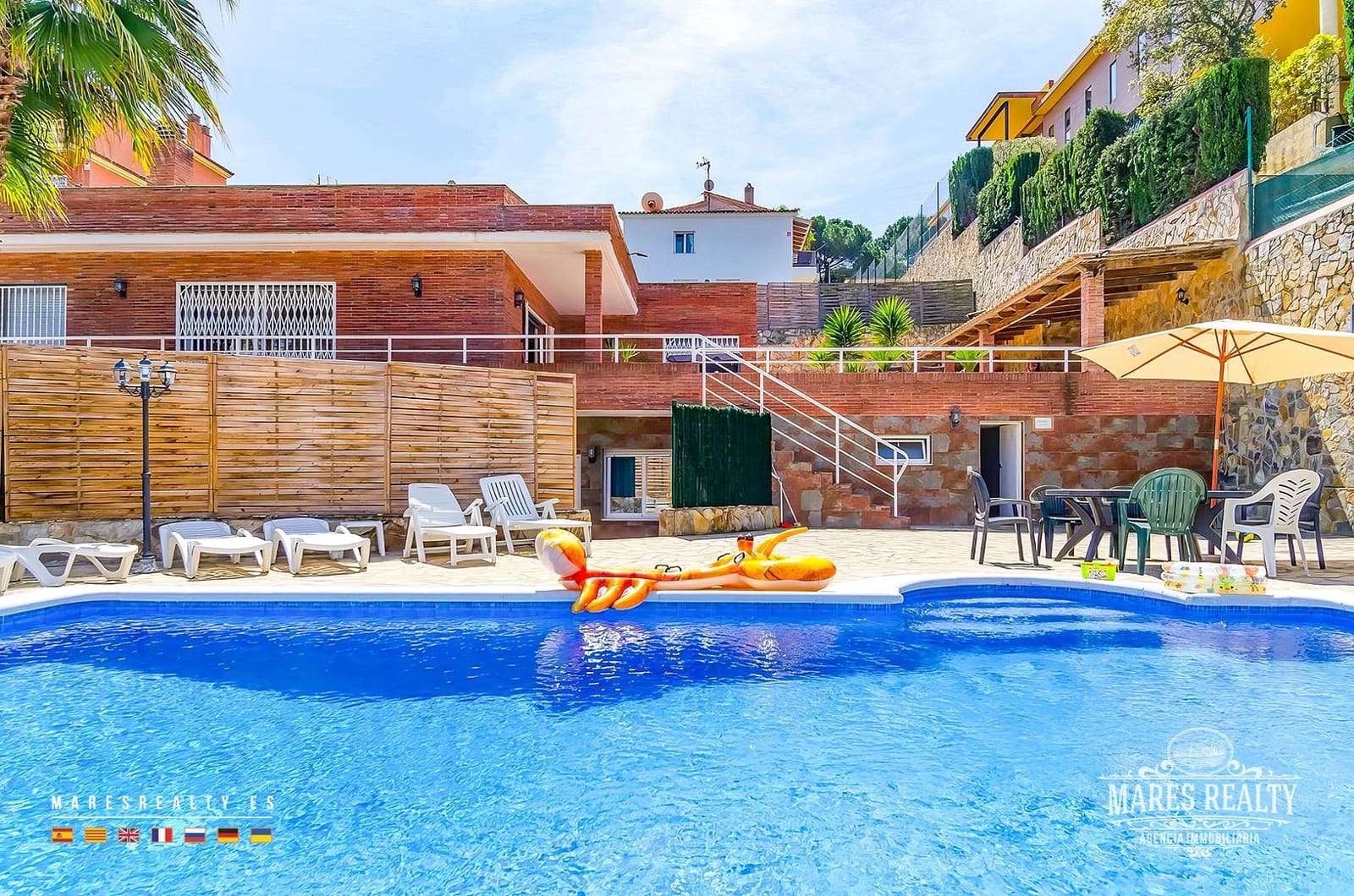 9 bedroom Villa for sale in Lloret de Mar with pool garage - € 685,000 (Ref: 8168021)