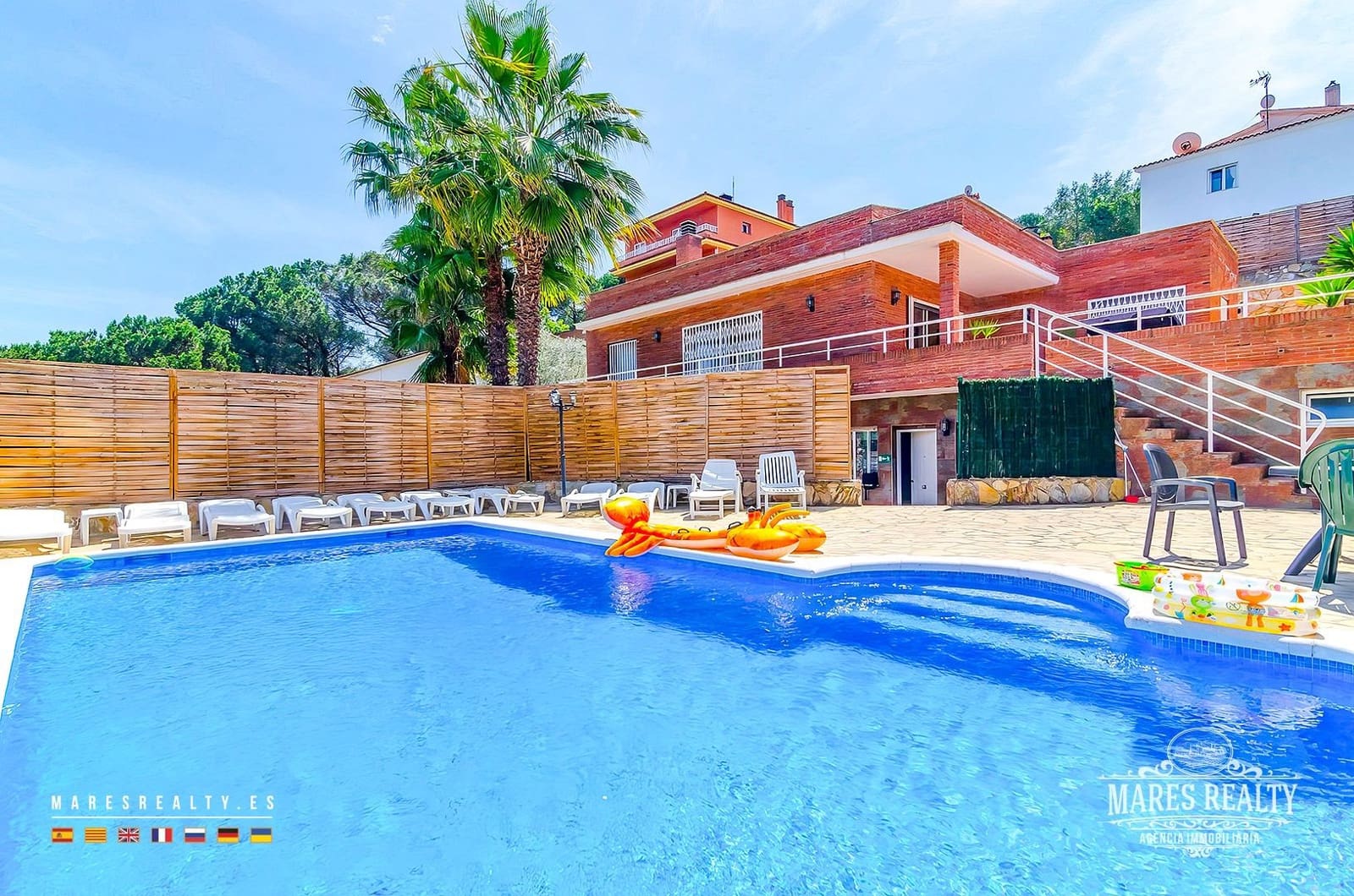 9 bedroom Villa for sale in Lloret de Mar with pool garage - € 685,000 (Ref: 8168021)