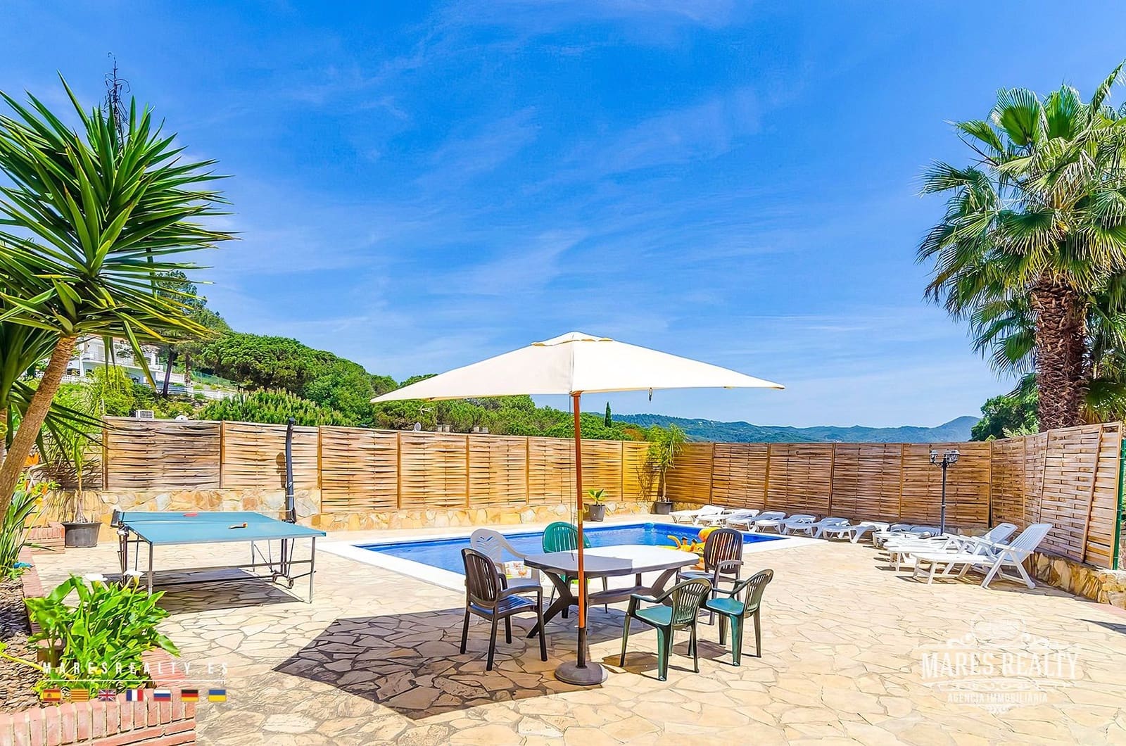 9 bedroom Villa for sale in Lloret de Mar with pool garage - € 685,000 (Ref: 8168021)