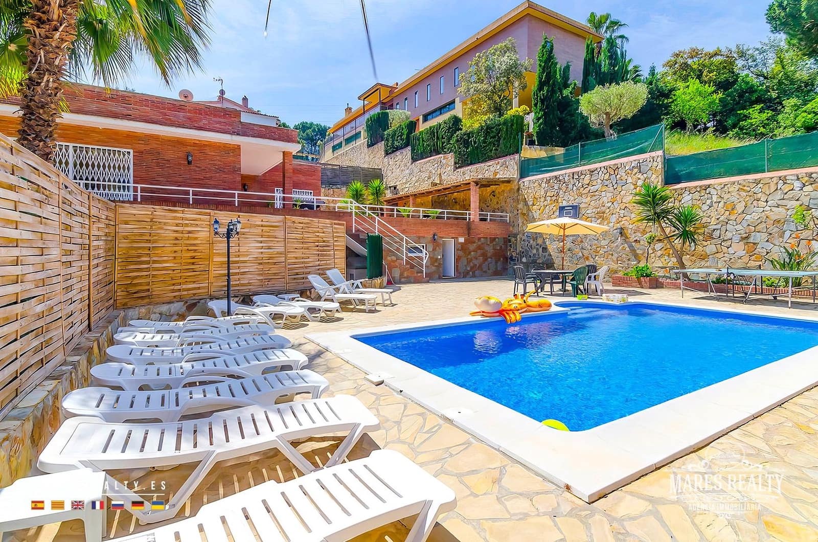 9 bedroom Villa for sale in Lloret de Mar with pool garage - € 685,000 (Ref: 8168021)
