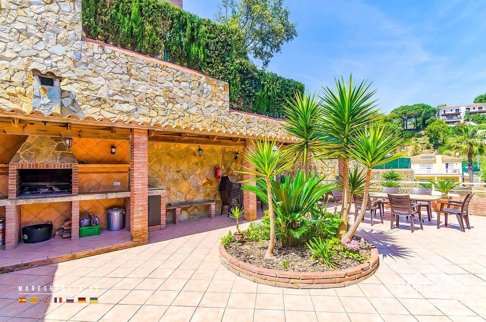 9 bedroom Villa for sale in Lloret de Mar with pool garage - € 685,000 (Ref: 8168021)