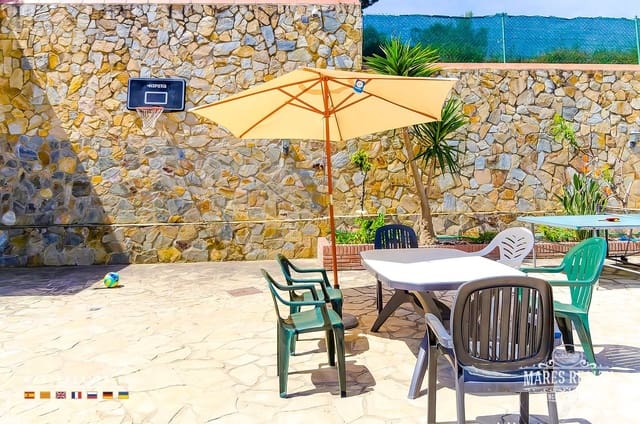 9 soverom Villa til salgs i Lloret de Mar med svømmebasseng garasje - € 685 000 (Ref: 8168021)