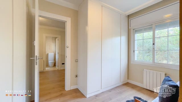 5 bedroom Villa for sale in Fenals, Lloret de Mar with pool garage - € 1,850,000 (Ref: 8206022)