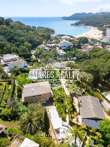 Chalet de 7 habitaciones en Fenals, Lloret de Mar en venta con piscina garaje - 700.000 € (Ref: 8327303)