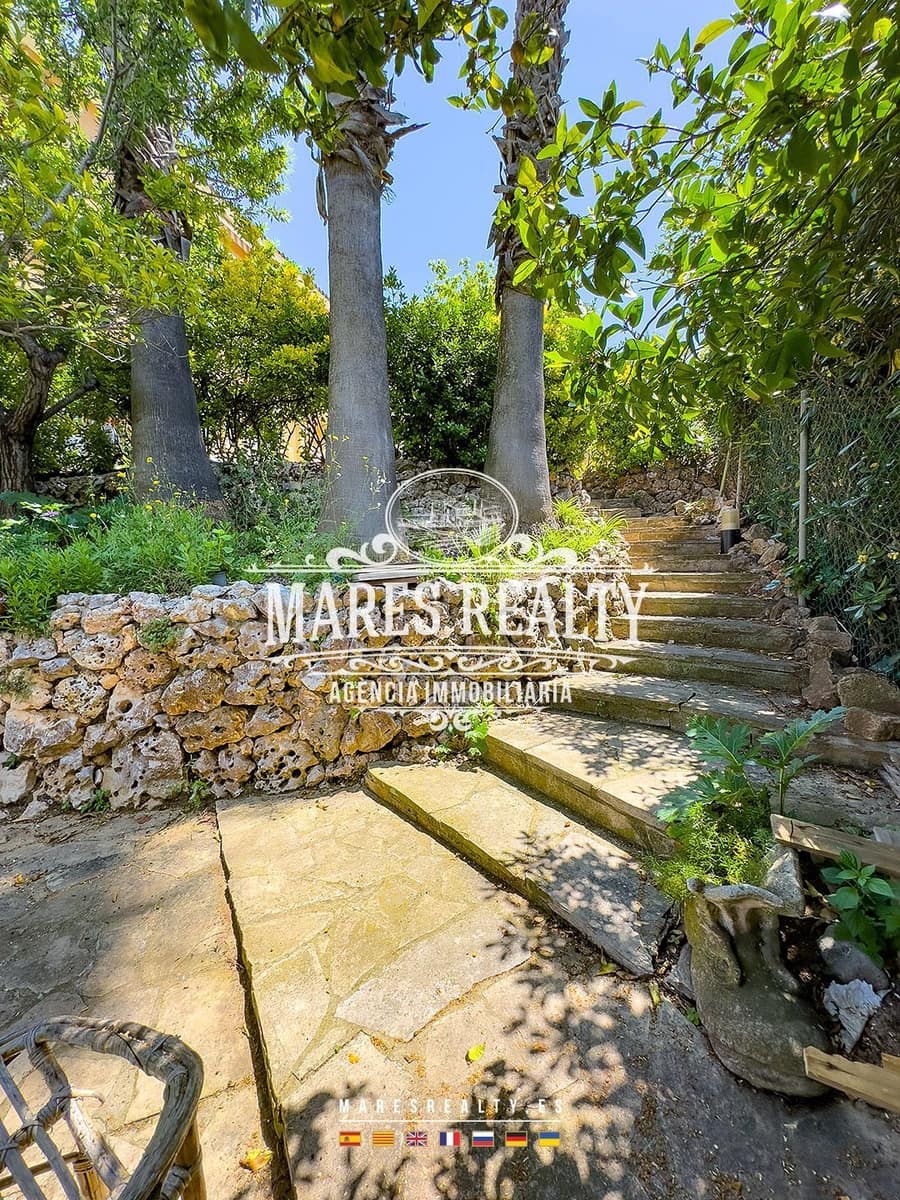 Chalet de 7 habitaciones en Lloret de Mar en venta con piscina garaje - 700.000 € (Ref: 8327303)