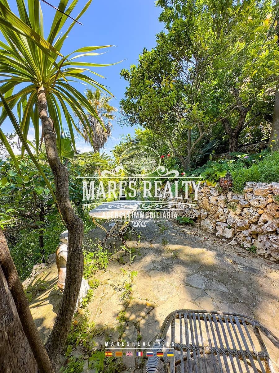 Chalet de 7 habitaciones en Lloret de Mar en venta con piscina garaje - 700.000 € (Ref: 8327303)