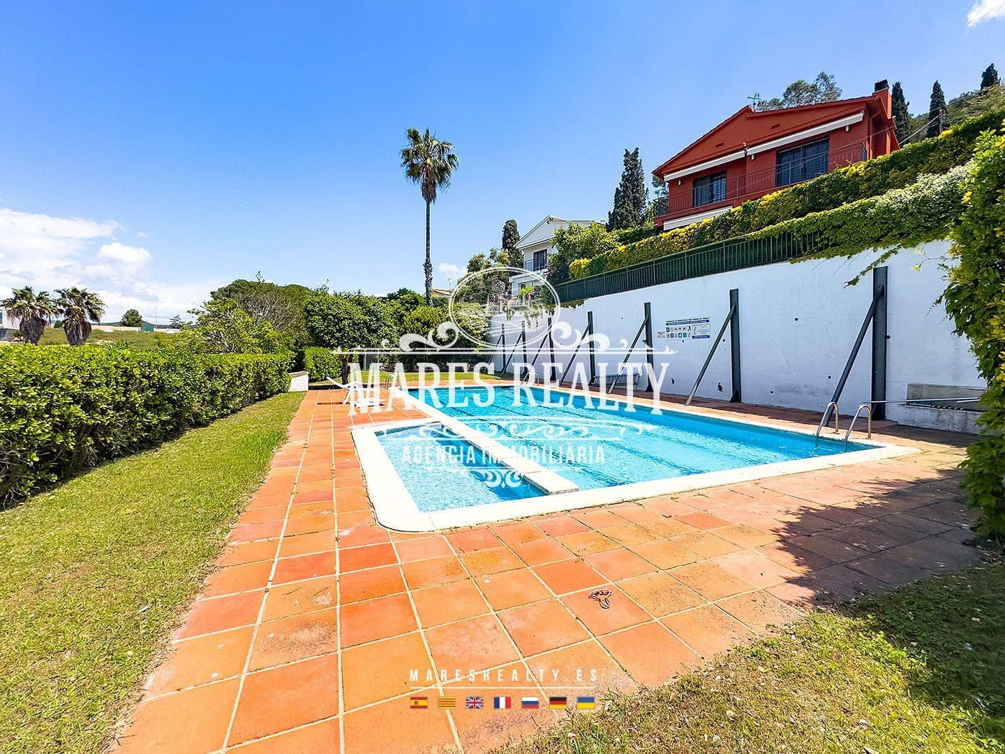 Chalet de 7 habitaciones en Lloret de Mar en venta con piscina garaje - 700.000 € (Ref: 8327303)