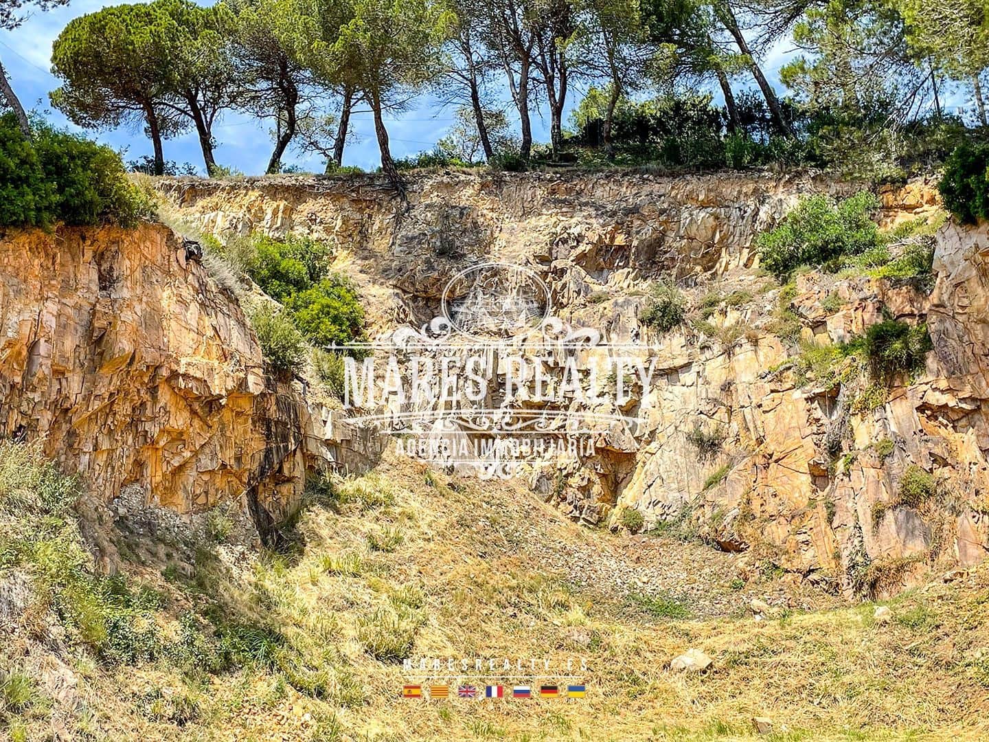 Grunde uden byggetilladelser til salg i Blanes - € 690.000 (Ref: 8404658)