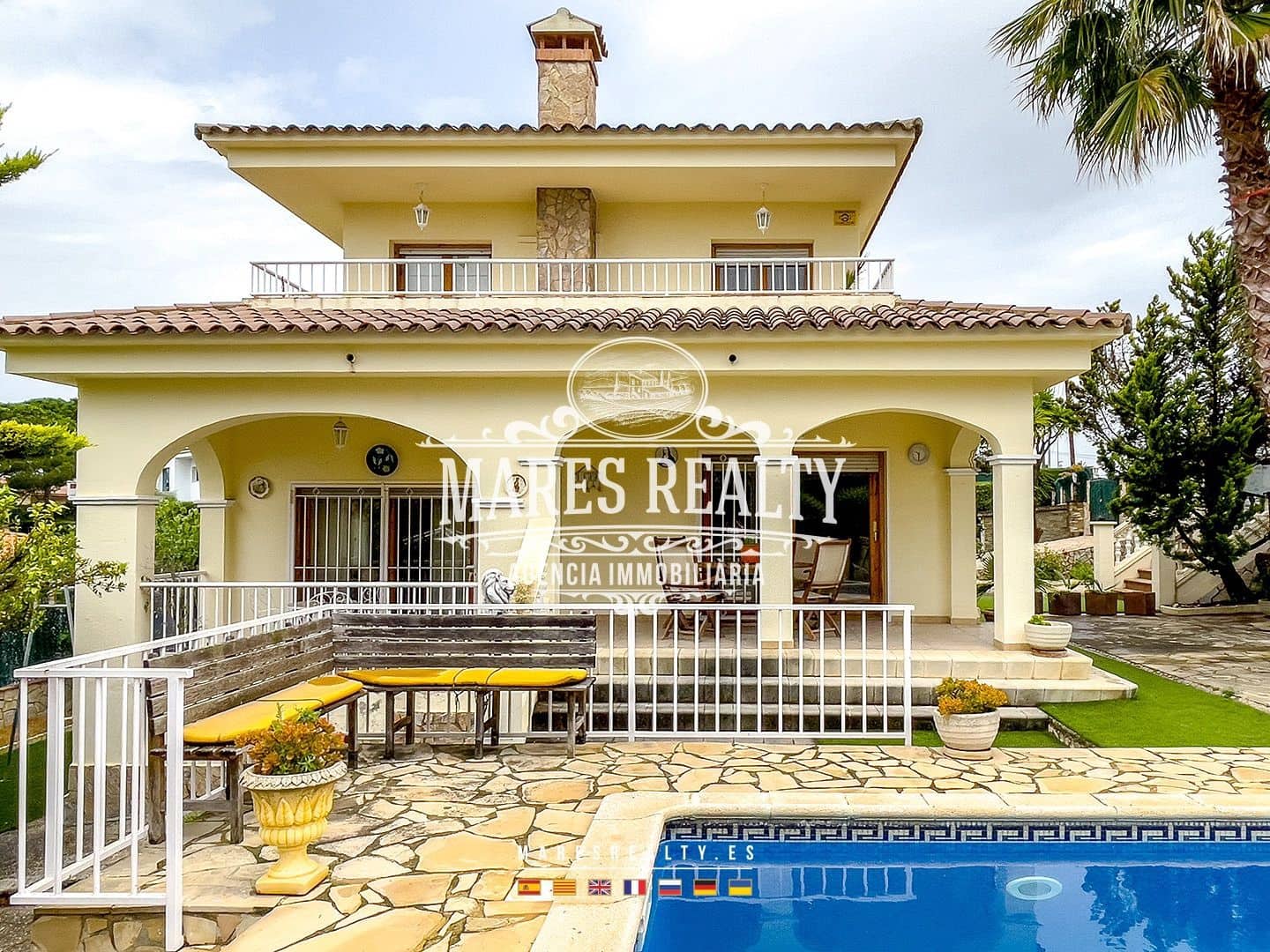 Chalet de 7 habitaciones en Lloret de Mar en venta con piscina garaje - 695.000 € (Ref: 8406837)