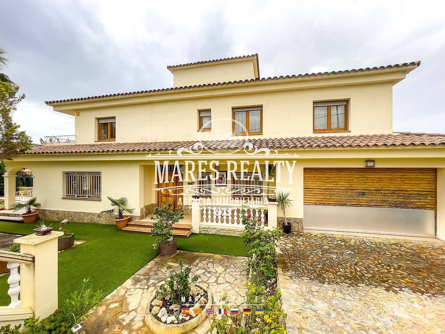 Chalet de 7 habitaciones en Lloret de Mar en venta con piscina garaje - 695.000 € (Ref: 8406837)